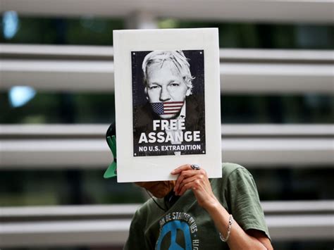 Australian prime minister says he is working effectively to free WikiLeaks founder